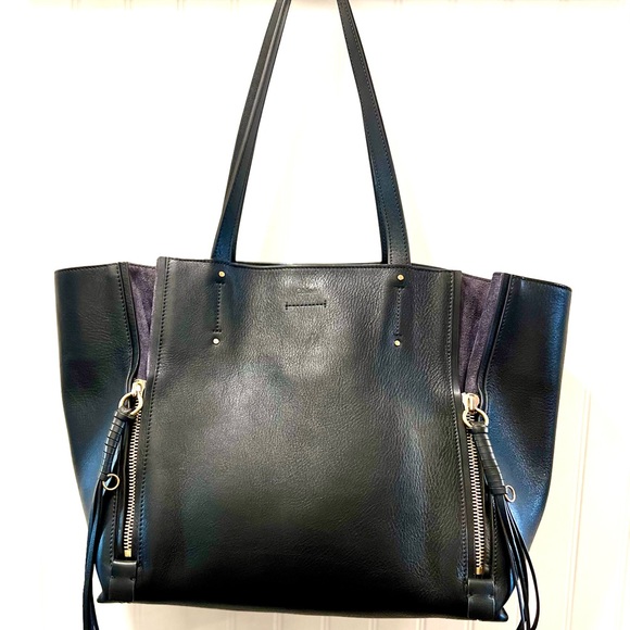 Chloè Leather Tote - Picture 1 of 2
